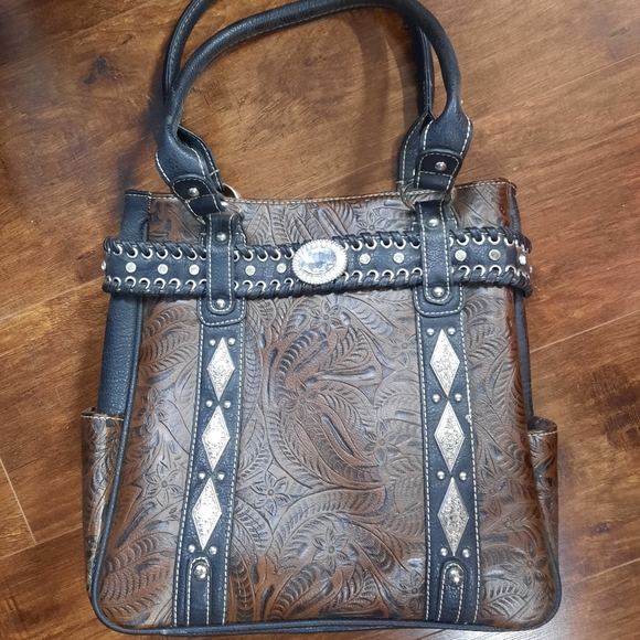 P&G Handbags - P&G Collection western purse